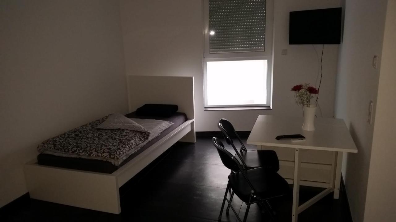 מיינץ Private Unterkunft Askinartar מראה חיצוני תמונה